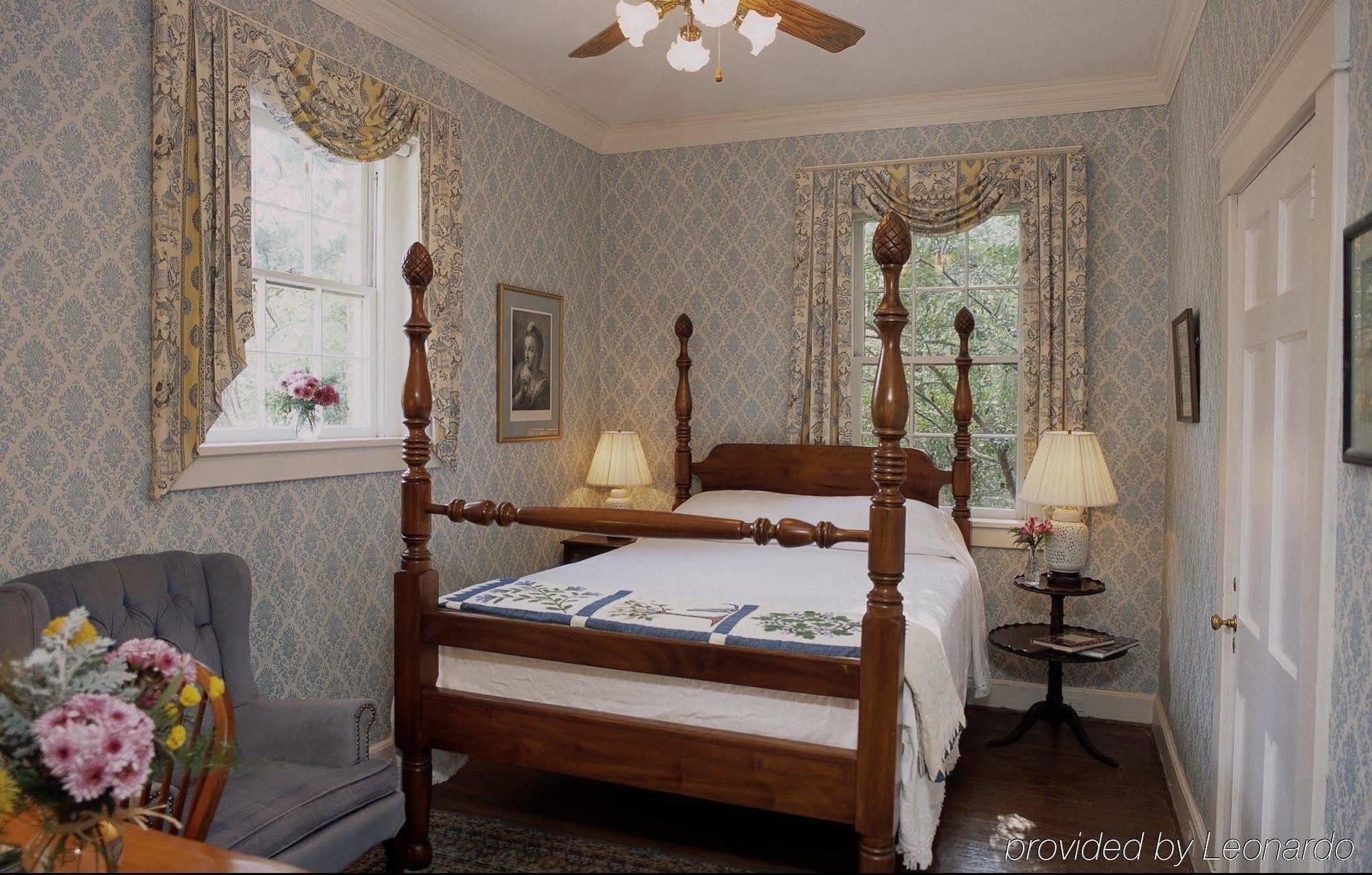 Cedars Of Williamsburg Bed & Breakfast Buitenkant foto